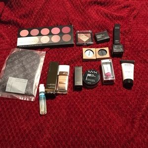 NWT Assorted Makeup & NWT ST . tropez & mitt